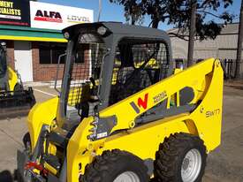 Wacker Neuson SW17 Radial Lift Skid Steer - picture1' - Click to enlarge