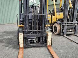 2016 2.5T Yale Forklift - picture0' - Click to enlarge