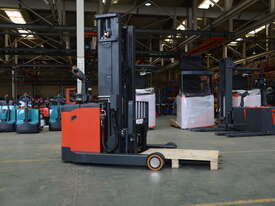 Noblelift Straddle Leg Reach Stacker - picture0' - Click to enlarge
