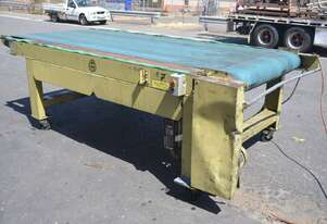 DAVMAR 1180mm wide rubber belt conveyor feed table variable speed drive with wheels