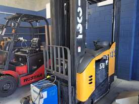 Used Crown 2.5T Electric Reach Truck  - picture0' - Click to enlarge