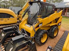 CAT 242B 3T Skid Steer Loader A/C Cab, High Flow, Quick Coupler - picture0' - Click to enlarge