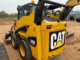 CAT 242B 3T Skid Steer Loader A/C Cab, High Flow, Quick Coupler - picture0' - Click to enlarge