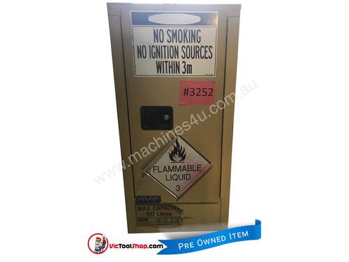 Pratt 60L Safety Systems Oxidizing Agent Storage Cabinet 1 Door, 2 Shelf 5517A0A - Used Item