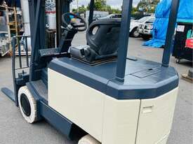 CROWN 3T ELECTRIC CONTAINER MAST FORKLIFT - 3000kg Capacity - picture2' - Click to enlarge