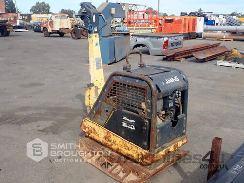 BOMAG PLATE COMPACTOR