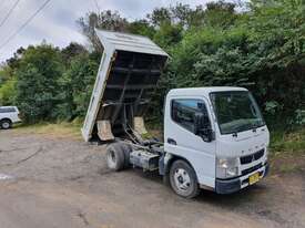 2019 Fuso Canter Tipper 615 - picture0' - Click to enlarge