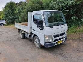 2019 Fuso Canter Tipper 615 - picture2' - Click to enlarge