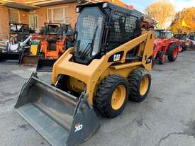 	Caterpillar 226B3  Skid Steer Loader - picture2' - Click to enlarge