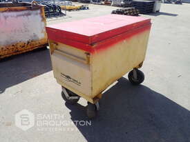 TOOL BOX ON WHEELS - picture0' - Click to enlarge