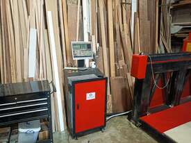 4 AXIS Spindle Tilt CNC Machine - picture0' - Click to enlarge
