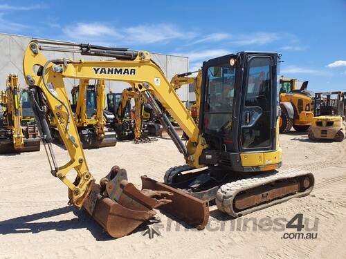 YANMAR VIO35-6 EXCAVATOR WITH 2567 HOURS, FULL CABIN WITH A/C, HITCH AND BUCKETS