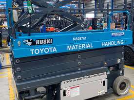 Huski Ex Demo Huski Scissor lift  SV08ENL - picture0' - Click to enlarge