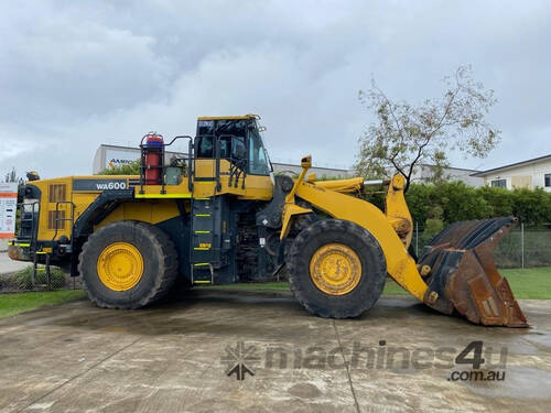 Komatsu WA600-6 Loader/Tool Carrier Loader