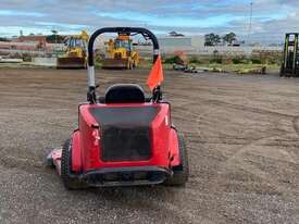 Toro Groundsmaster 7210 - picture2' - Click to enlarge