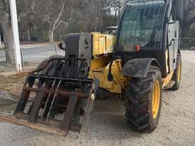 2008 New Holland LM740 Telehandler - picture0' - Click to enlarge