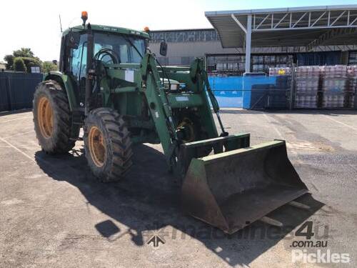 2000 John Deere 6200