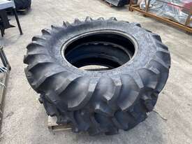 TRACTOR TYRE 16.9-30 - picture0' - Click to enlarge