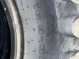 TRACTOR TYRE 16.9-30 - picture1' - Click to enlarge