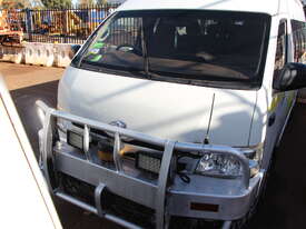 2013 TOYOTA COMMUTER 200 SER BUS - picture0' - Click to enlarge