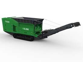 McCloskey Mobile Waste Shredder - picture0' - Click to enlarge