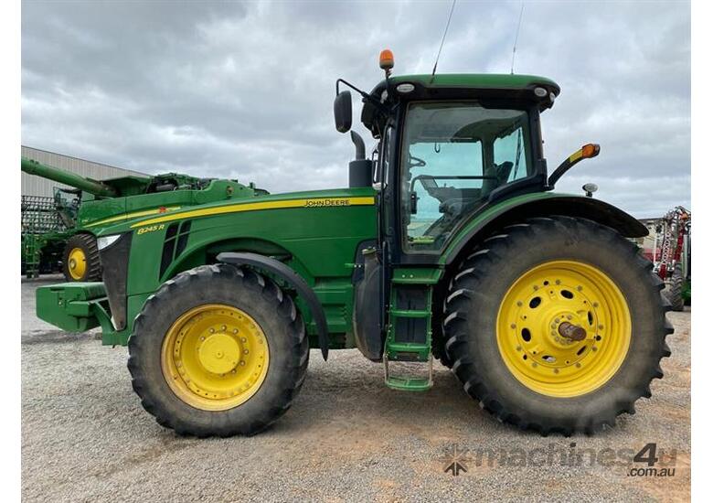 Used John Deere 8245R 4WD Tractors 200+hp in , - Listed on Machines4u