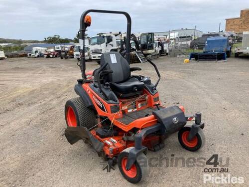 Kubota ZD1211 Zero Turn Ride On Mower