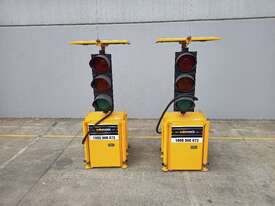 2 x Mobile Traffic Light Units (Ex Gov) - picture0' - Click to enlarge