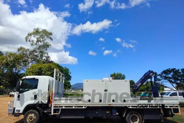 PACIFC ENERGY GROUP -   - 4x2 WD Service Truck with Amco Veba 605T 4S Vehiicle Loading Crane