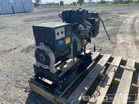 Engine & Sincro FB4-48/100 Alternator - picture0' - Click to enlarge