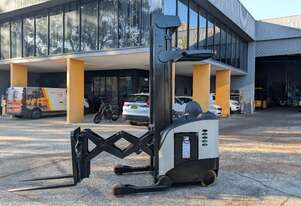 Crown RD5020 Double Deep Reach Truck | 6.8m | 2724 Hours | Side Shift