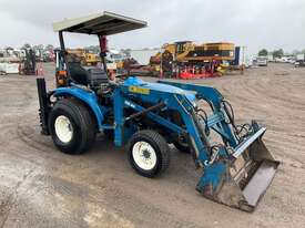 2001 New Holland TC33D Tractor/Loader/Backhoe - picture0' - Click to enlarge