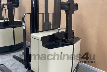 Refurbished Crown 30WTF106 Walkie Stacker with New Battery Refurbished Crown 30WTF106 Walkie Stacker with New Battery