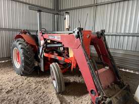 Case IH 8320 Tractor w/ Challenge Loader & Bucket - picture0' - Click to enlarge