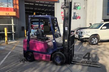Yale Forklift 1.8T with Tyne Positioners