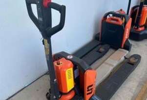 UN 2.0T Electric Pallet Truck - Durable and a Saving!