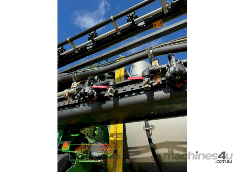 caption (8001) John Deer 4960 - Carbonfibre Boom - (Elmore, VIC)