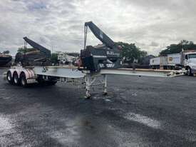 2012 OPhee Tri Axle Semi Trailer Tri Axle Side Loader Trailer - picture0' - Click to enlarge