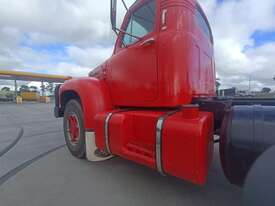 1960 Mack  B61 Thermodyne 4x2 Prime Mover (Air Start) - picture2' - Click to enlarge