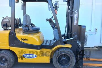 YALE GLP35TK Counterbalance Forklift YALE GLP35TK Counterbalance Forklift