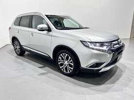 2018 Mitsubishi Outlander LS Petrol - picture1' - Click to enlarge