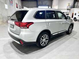 2018 Mitsubishi Outlander LS Petrol - picture2' - Click to enlarge