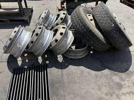 7 x Truck Rims - picture0' - Click to enlarge