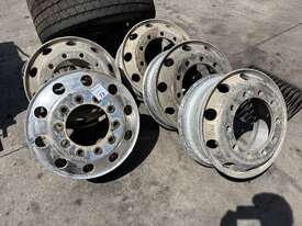 7 x Truck Rims - picture0' - Click to enlarge