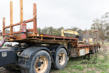 01/1983 Drake STHCRS Tri-Axle Low Loader Float Trailer