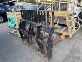 Forklift attachment - picture0' - Click to enlarge