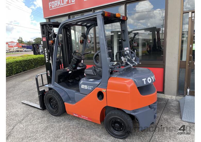 caption 2019 TOYOTA 32-8FG25 4700mm CONTAINER MAST