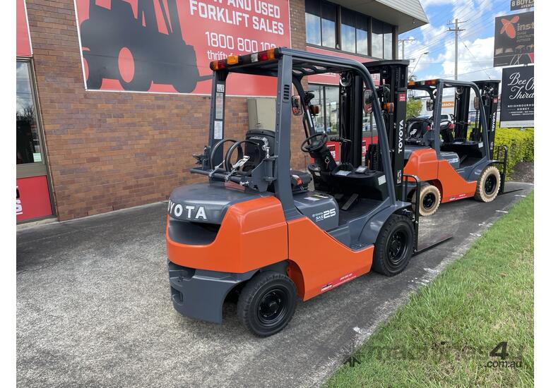 caption 2019 TOYOTA 32-8FG25 4700mm CONTAINER MAST