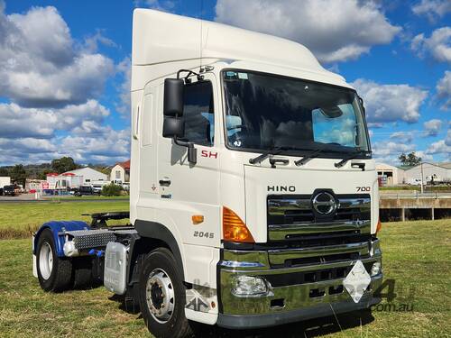 Hino SH700 2045 50th Anniversary Pro-Shift Automatic 4x2 Prime Mover.  One Owner.