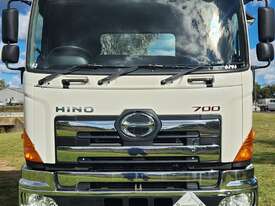 Hino SH700 2045 50th Anniversary Pro-Shift Automatic 4x2 Prime Mover.  One Owner. - picture2' - Click to enlarge